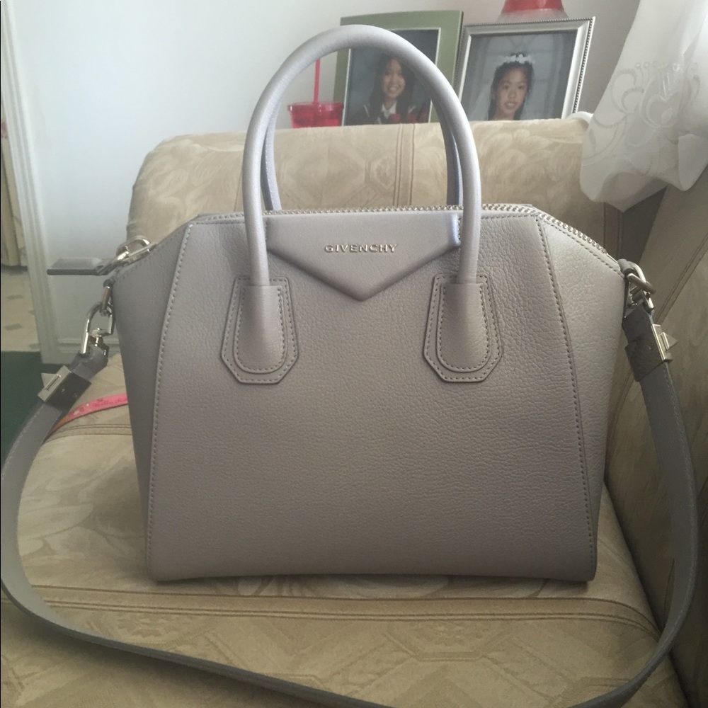 Authentic Givenchy Antigona Grey bag. - Picture 2 of 6